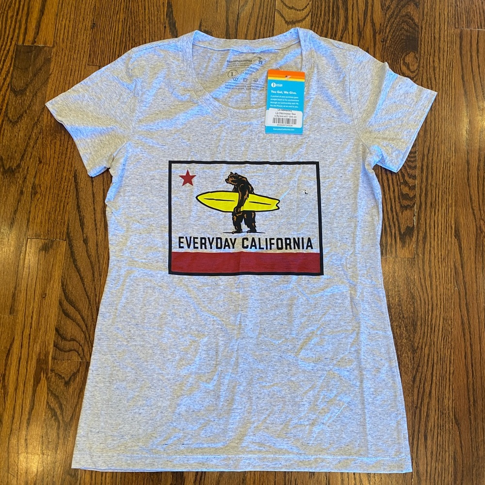 Everyday‎ California Women’s Fit T-shirt Size Large